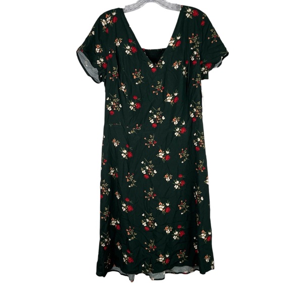 Old Navy Dresses & Skirts - Old Navy Dress Women’s L Tall Green Red Floral V-Neck Smocked Short Sleeve Mini